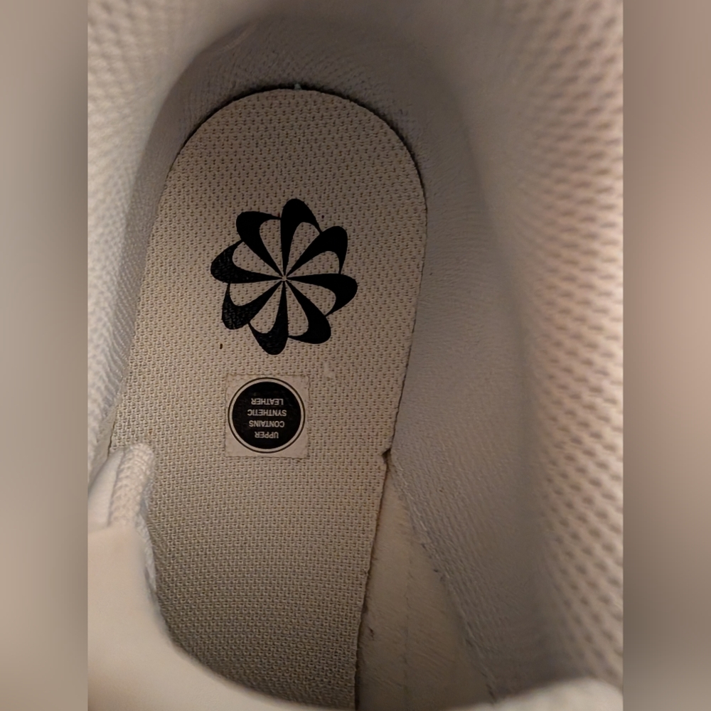 Nike Women's Court Legacy White Sneakers Size 9.5 Like New - Picture 8 of 10